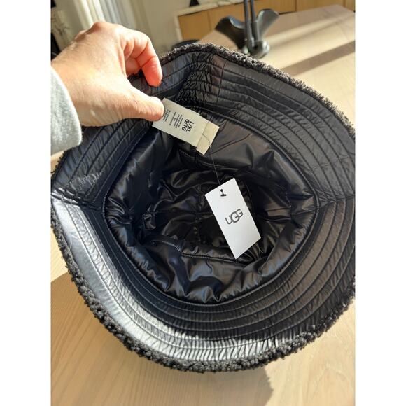 NWT Ladies UGG Reversible Black Sherpa Bucket Hat Size L/ XL $65 - Picture 4 of 7